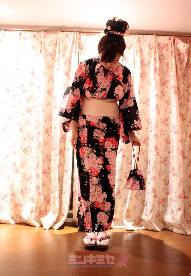 Shibuya Gyaru Sakura Yukata Set